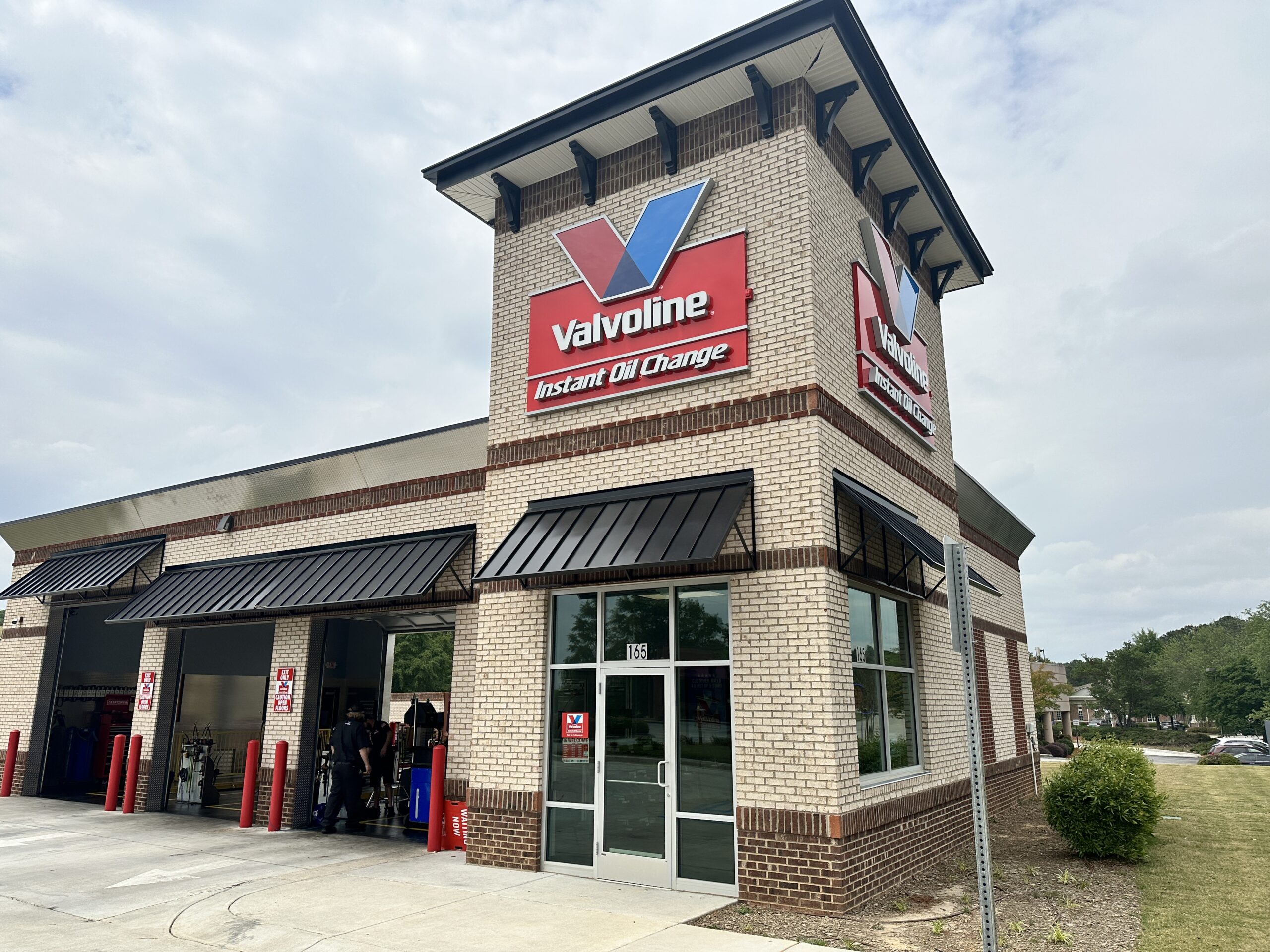 Retail Development in Columbia, South Carolina featuring a photo of Timmons Group's Valvoline Instant Oil Change project. There's a link embedded in the image that goes to Timmons Group's Valvoline project page.